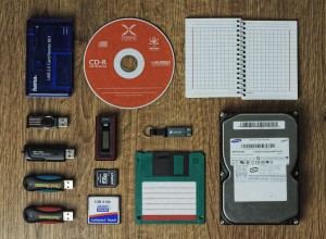 Memorias USB y discos duros material para oficina en Valencia