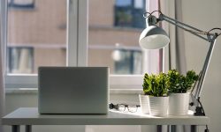 La importancia del uso de una lámpara de oficina