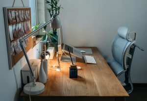 Los mejores productos ergonómicos para evitar dolores en la oficina