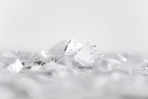 Por qué deberías de tener una destructora de documentos en casa