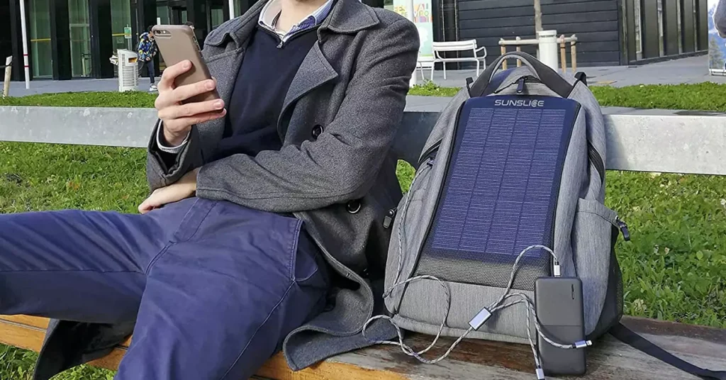 Mochilas y maletines con paneles solares